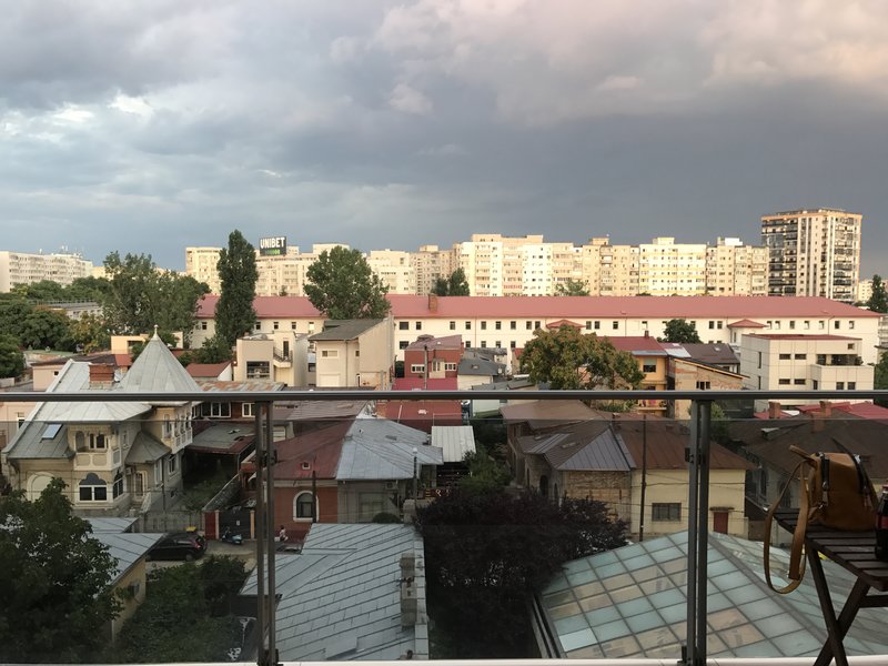 Piata Alba Iulia, Dudesti
